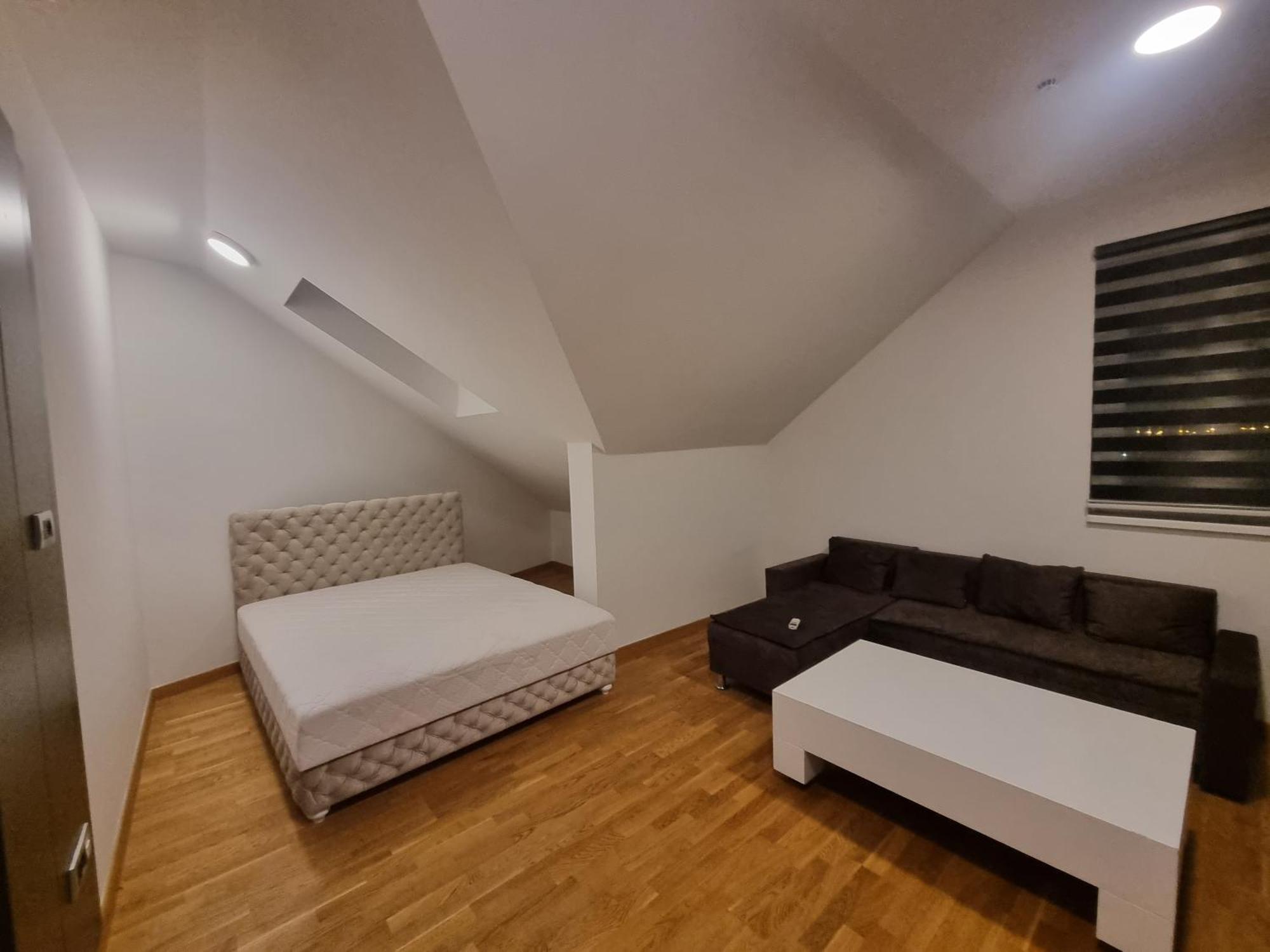 Gosnje Novi Sad Quarto foto